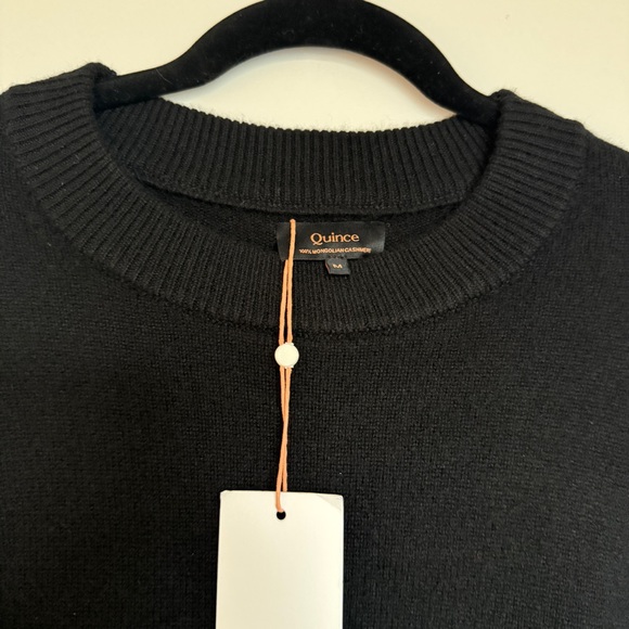 NWT! QUINCE Women’s Mongolian Cashmere Oversized Crewneck Sweater, Black, Medium - Picture 5 of 14